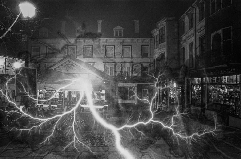 Revolog Tesla BW_EOS 30_Tunbridge Wells_night shot